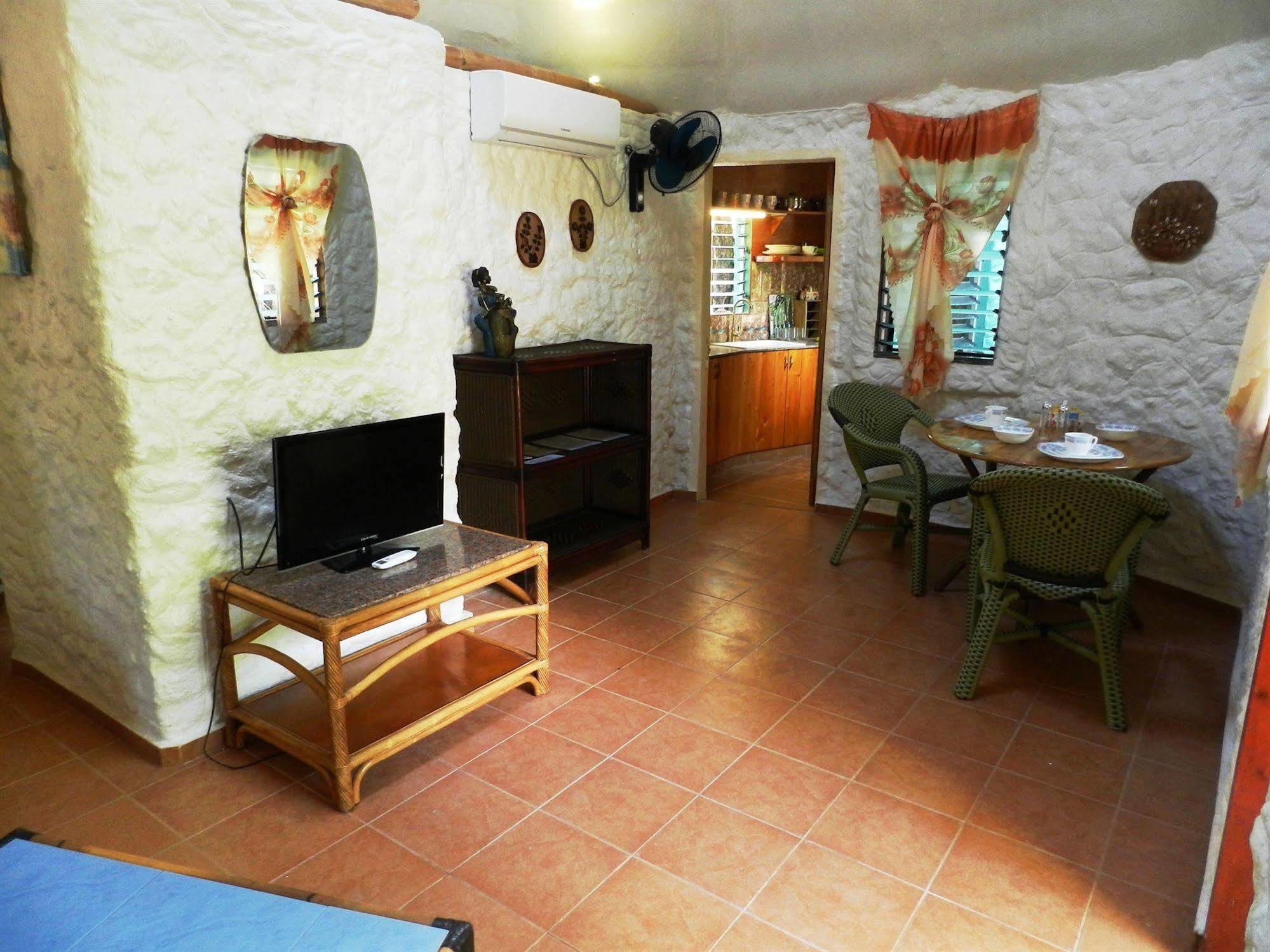 Panglao Chocolate Hills Hostel Exterior foto